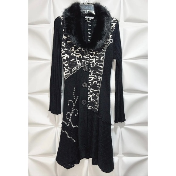 Keren Hart Sz M Long Duster Sweater Cardigan Black Faux Fur Collar NEW - Picture 10 of 12